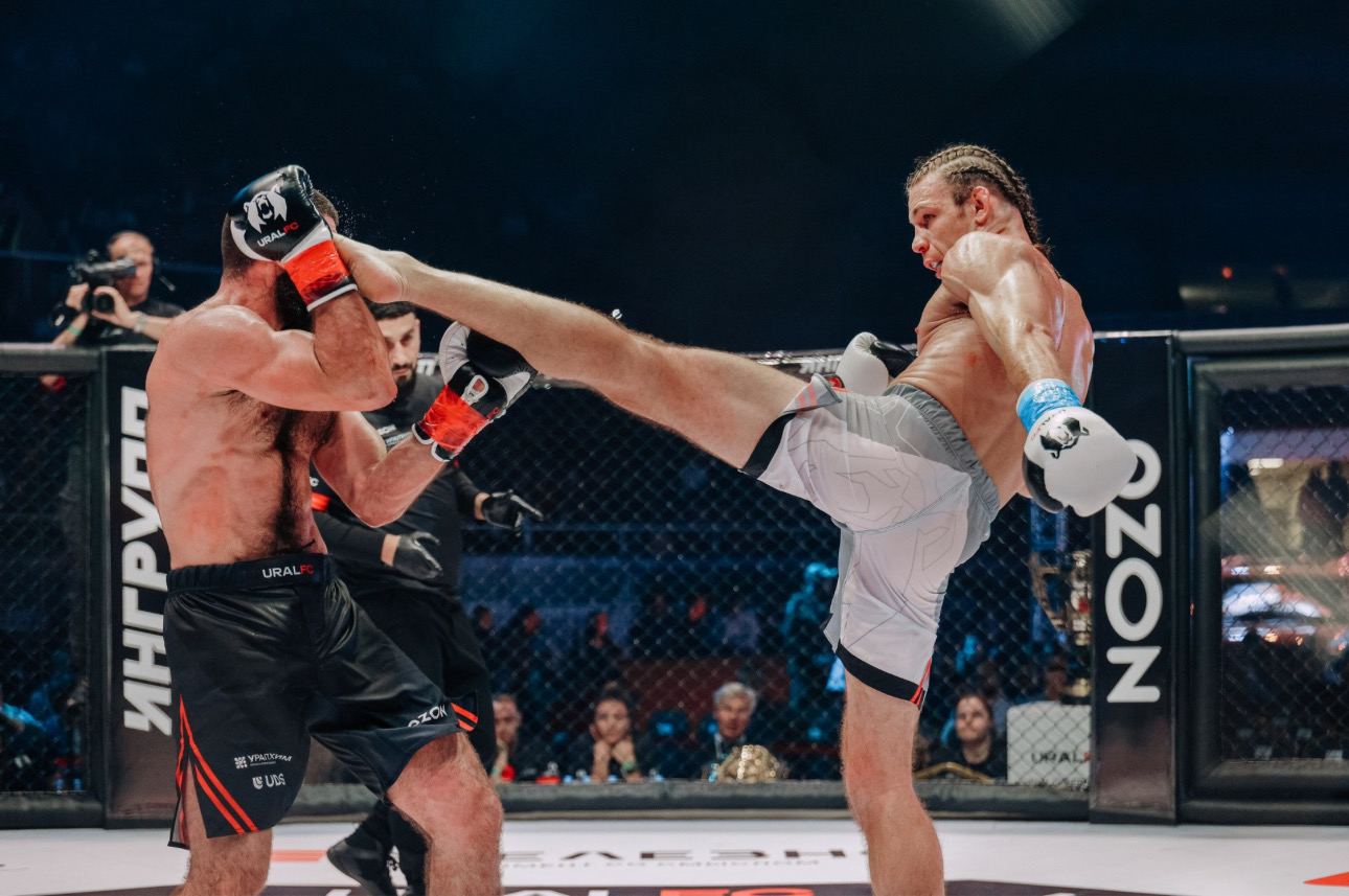 Jayden Eynaud fight photo