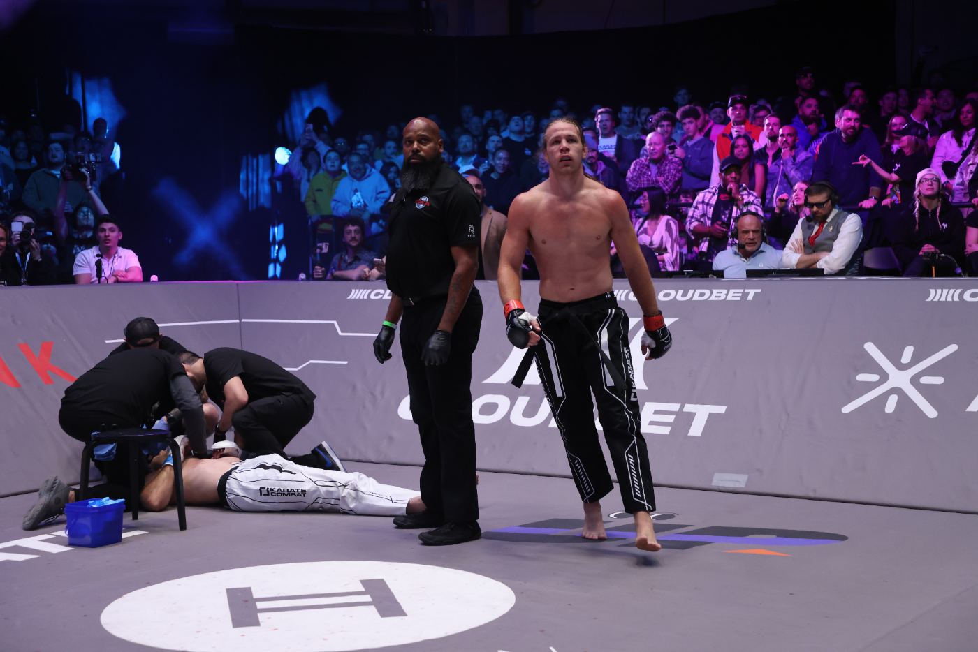 Jayden Eynaud fight photo